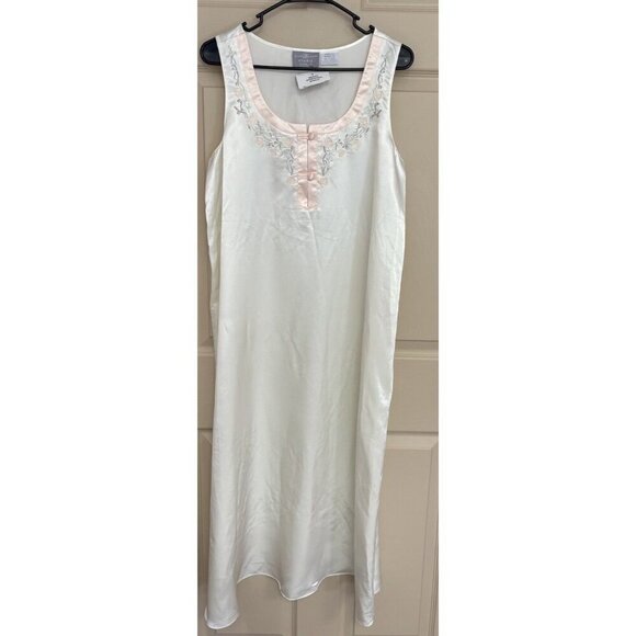 Jaclyn Smith Other - NEW VINTAGE JACLYN SMITH GLOSSY SHINY SATIN LONG IVORY NIGHTGOWN EMBROIDERED LG